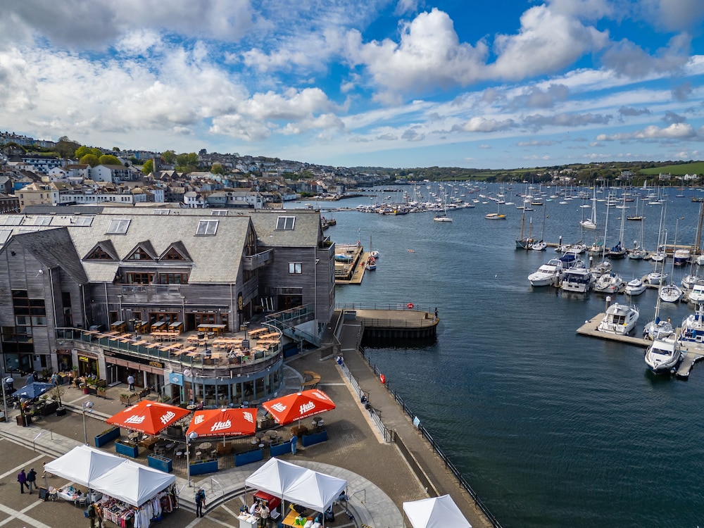 10 Maritime House