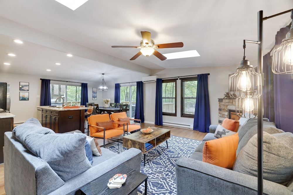 Moshannon Tree-lined Pocono Retreat w Hot Tub Firepit Pool Table