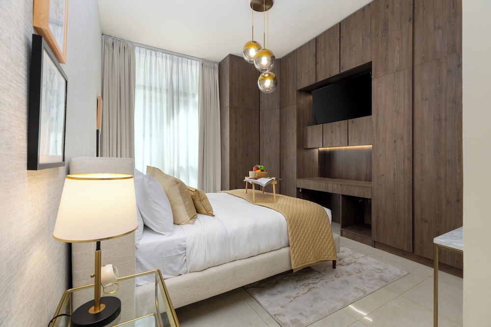 Maison Privee - Chic & Eclectic Family Home w/ Park Vws in Meydan