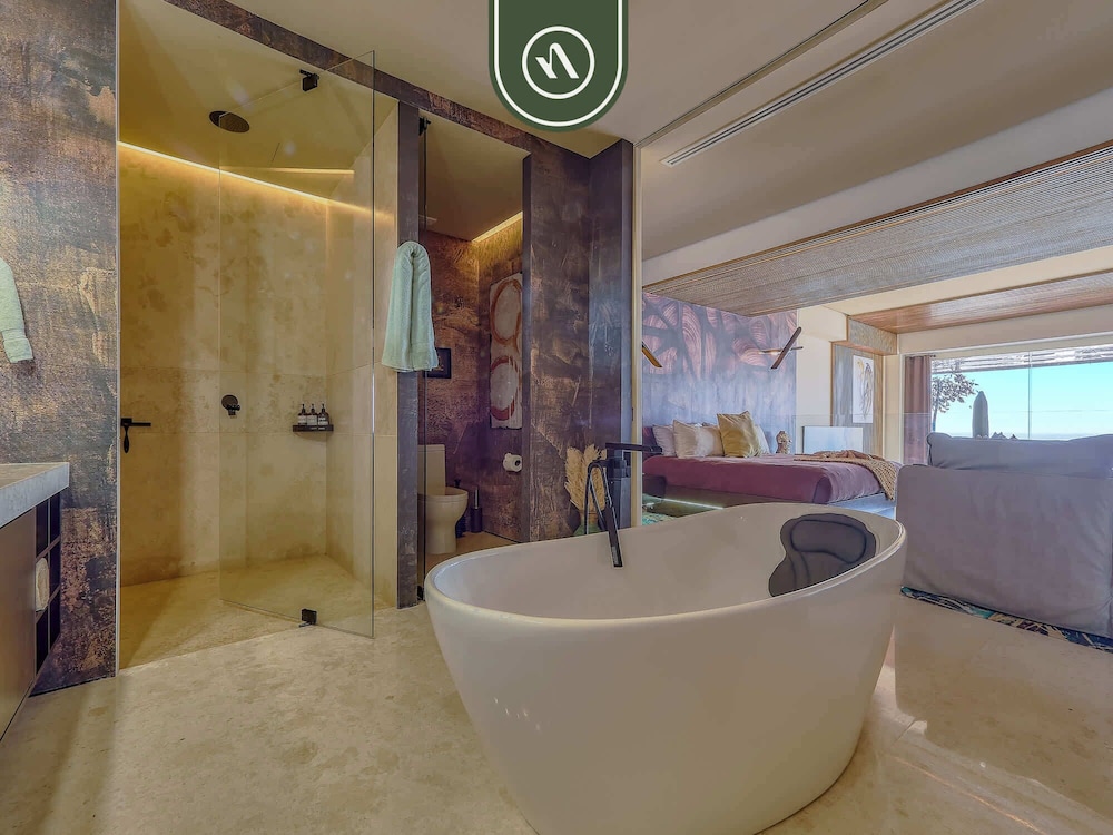 Two Story 2 BR Penthouse - Pool - Ocean View