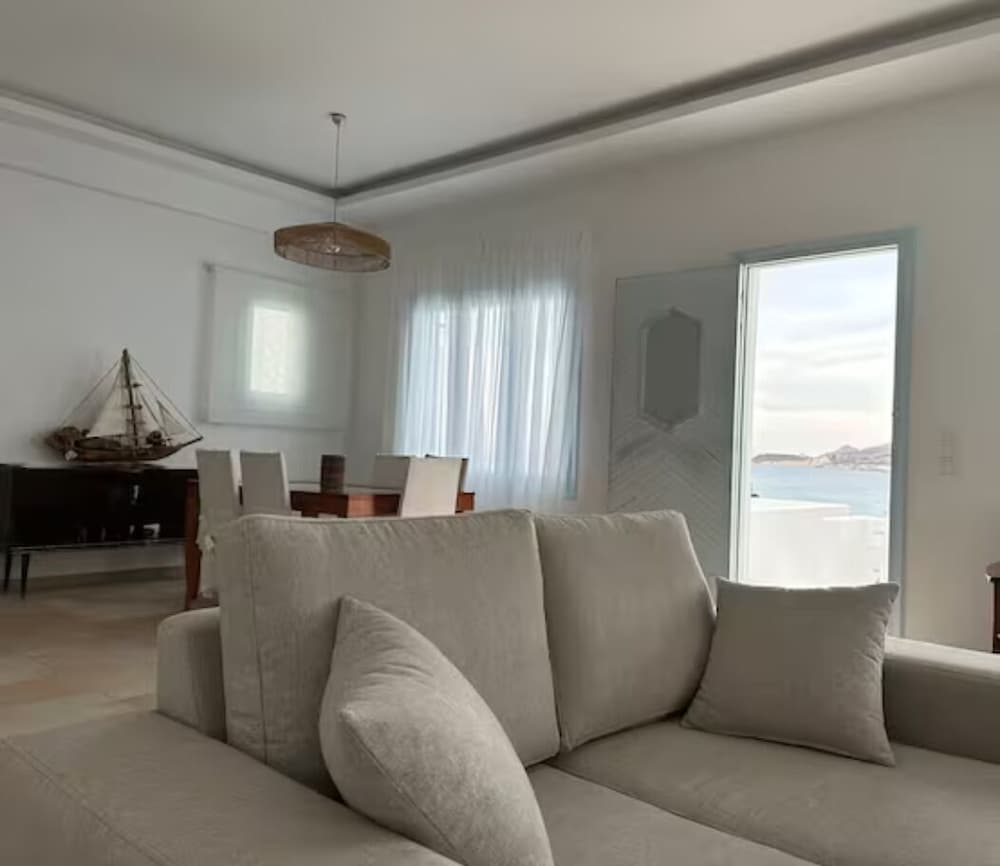 Milos AquaBliss Beachfront Villa photo 2