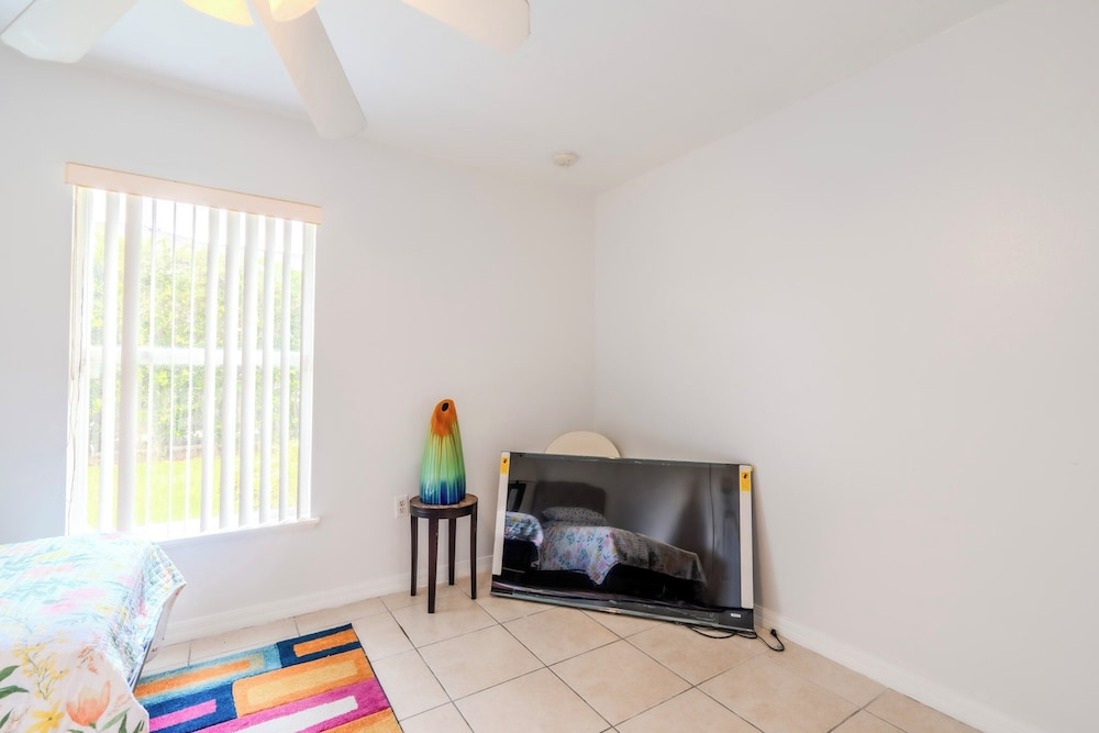 Flint and Kingscrest, LLC - Private Rooms in Shared Home