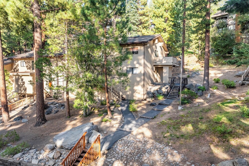 Tahoe Dreamin by Avantstay Central Location