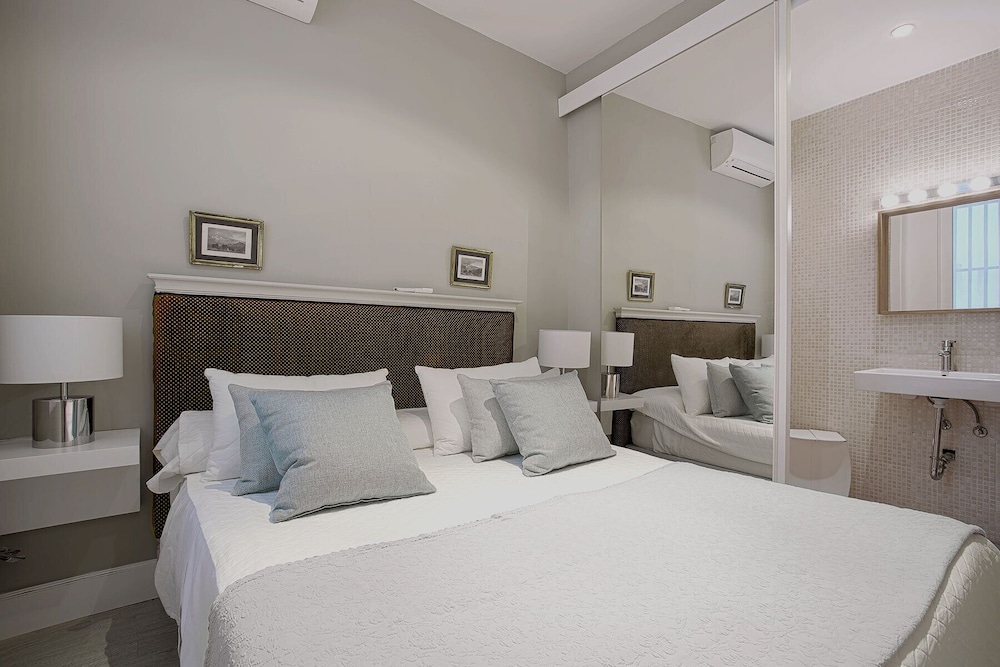 Great 2 Bd Aparm in Prime Location. Huertas view 5