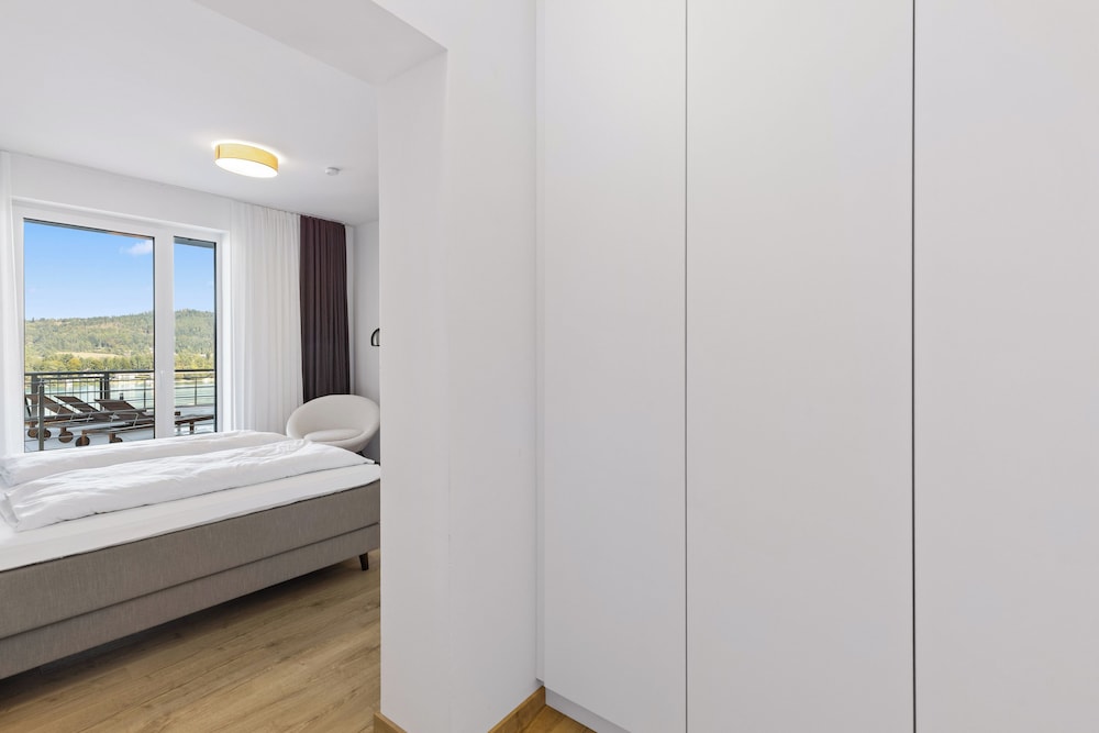 Maria Blick Lake View Apartments