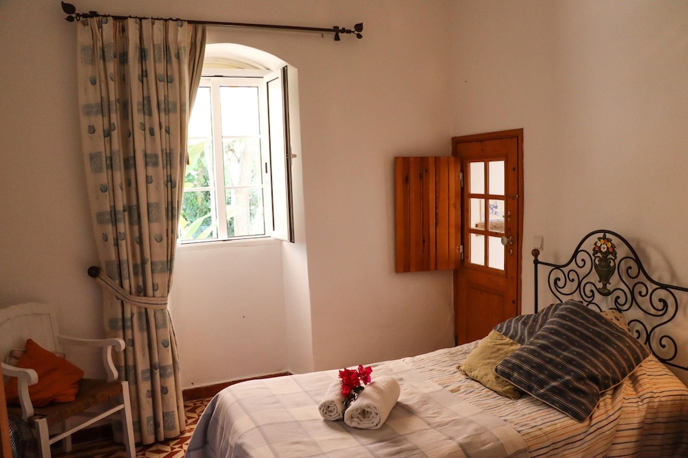 Idyllic Farm House With Huge Garden for 14pax