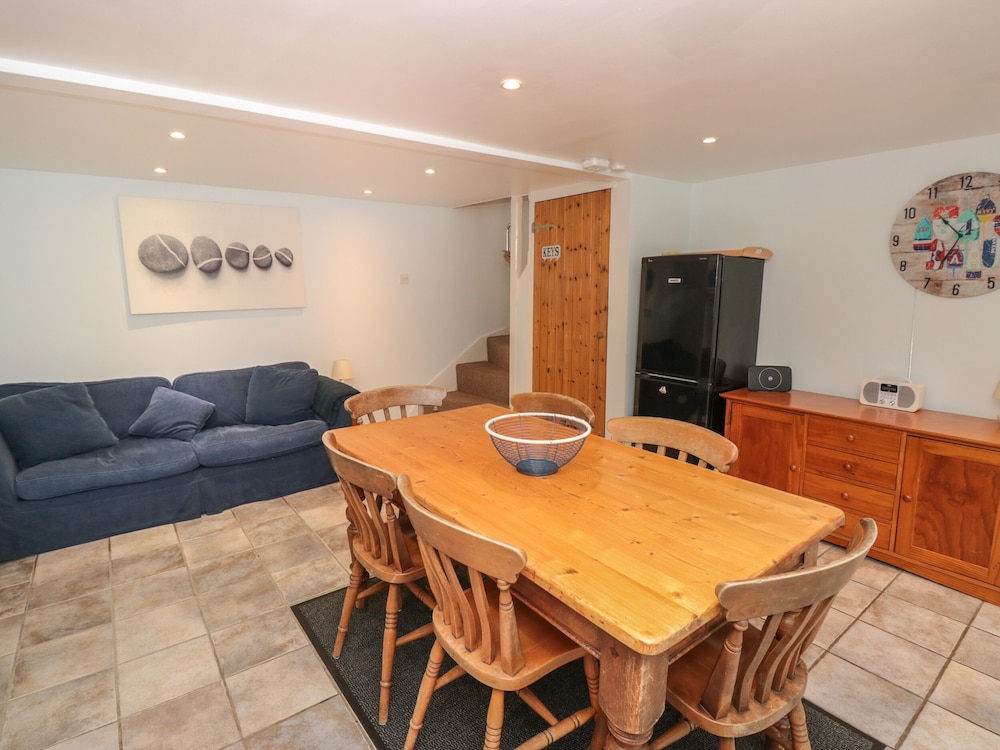 5 Fairview Road