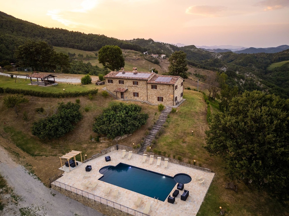Ca Quattrocchi 10 3 by Marche Holiday Villas
