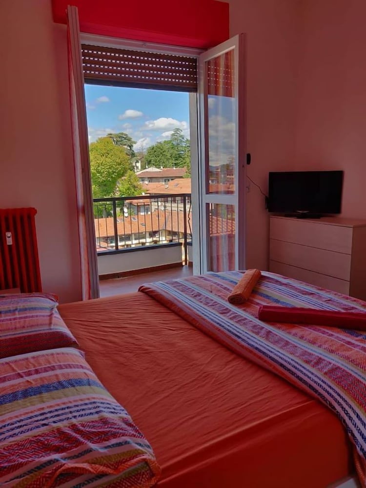 HelloGuestHouse en Olgiate Comasco — bedroom