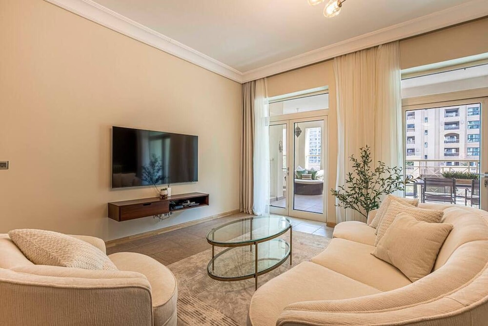 Spacious New Furnished 2br M Palm Jumeirah