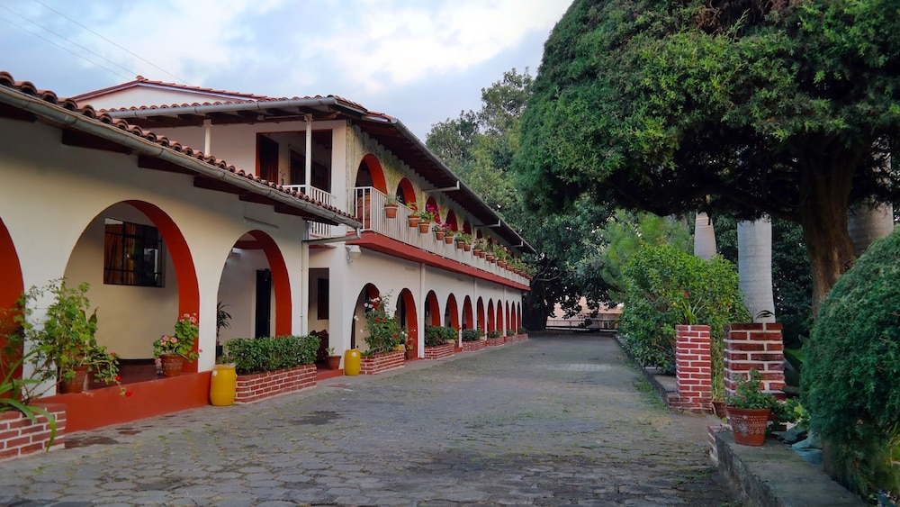 Hotel Los Cedros - Image 1