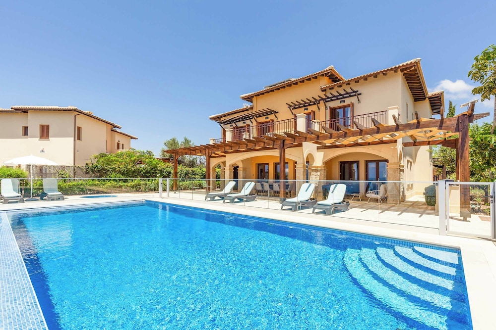 Aphrodite Hills Mythos Collection Villa Av05