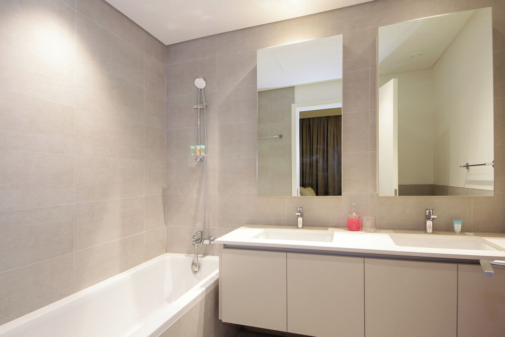 Breeze Residence-Brand New Furnished 2BR