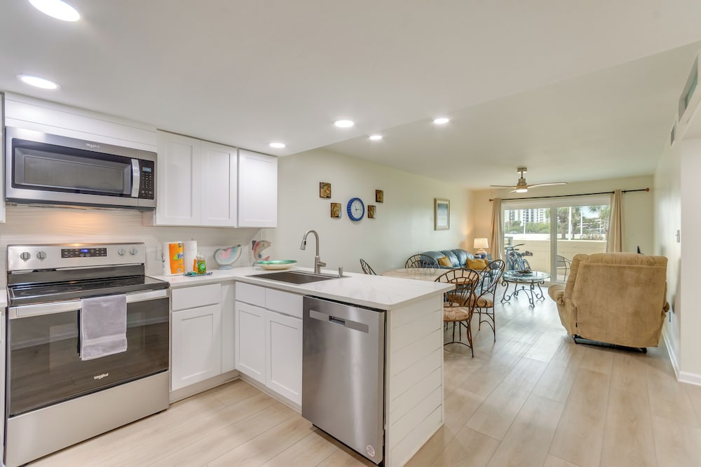 Walk to Orange Beach: Family Condo w/ Patio
