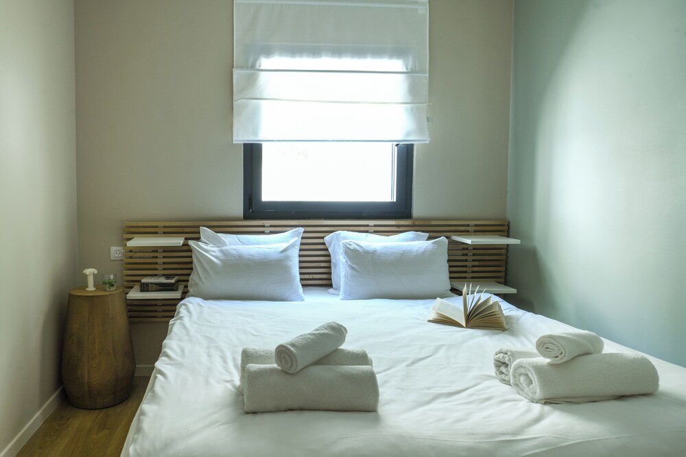 White Blossom 1BR Apt Near Dizengoff CTR view 5
