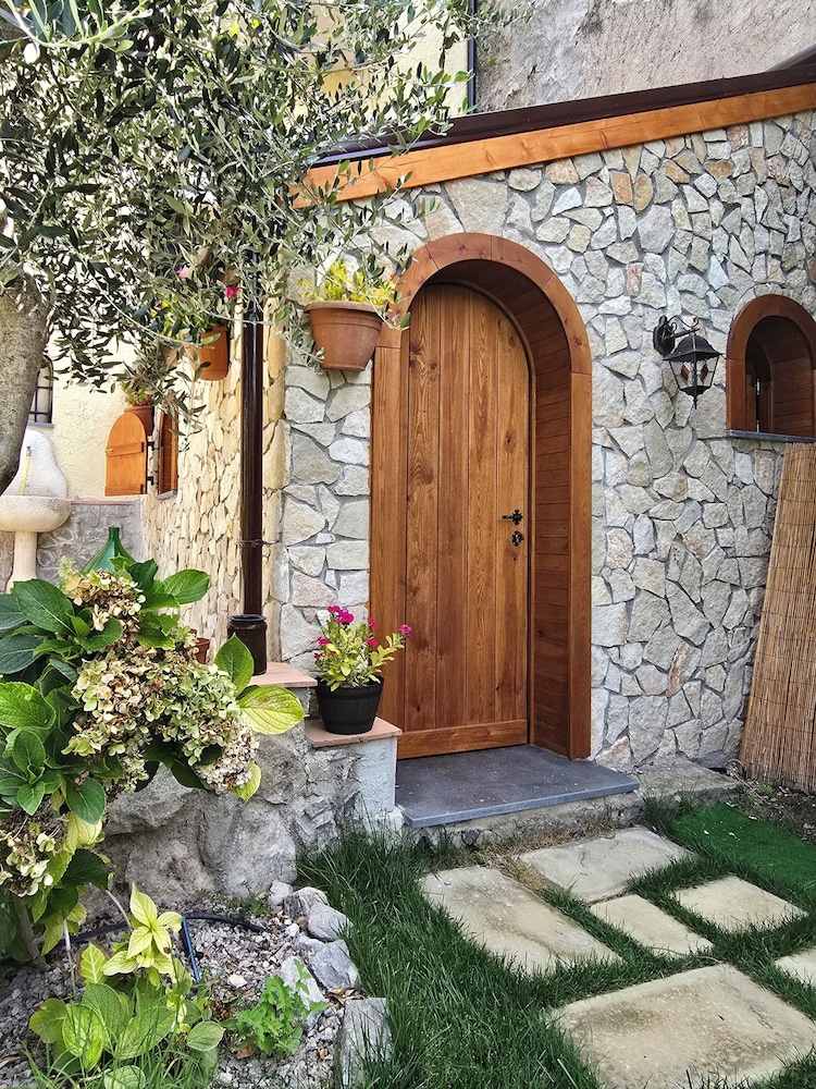 Tramonti Divini Amalfi Country House