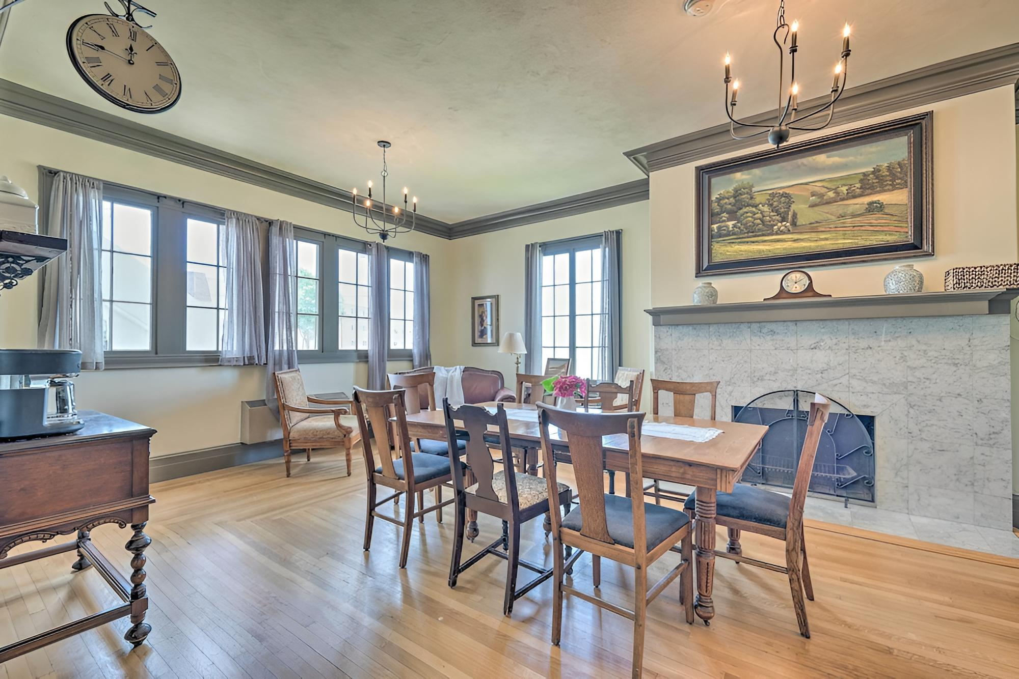 Elegant, Historical Santa Ana Home w/ Gardens view 3