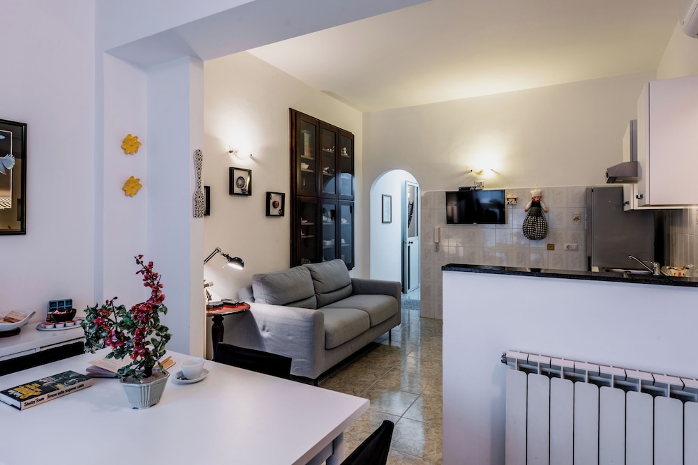 Coralie House photo 4
