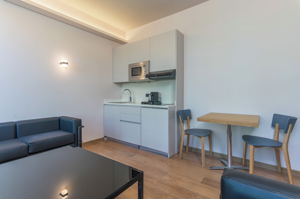 Jounieh Living - Residences by Local Host