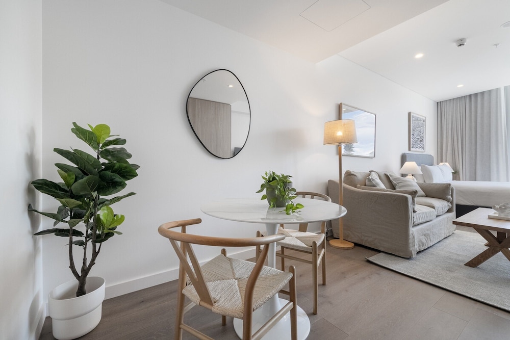 Bright Studio With Rooftop BBQ in Fremantle