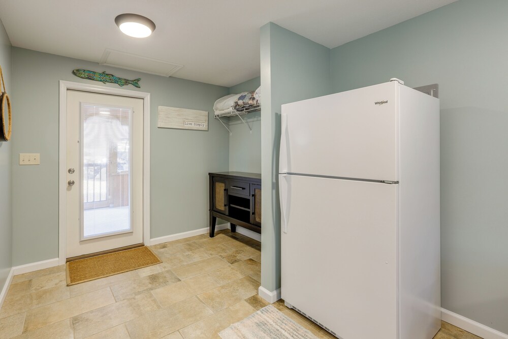 Near Steinhatchee River: Studio w/ Screened Porch!