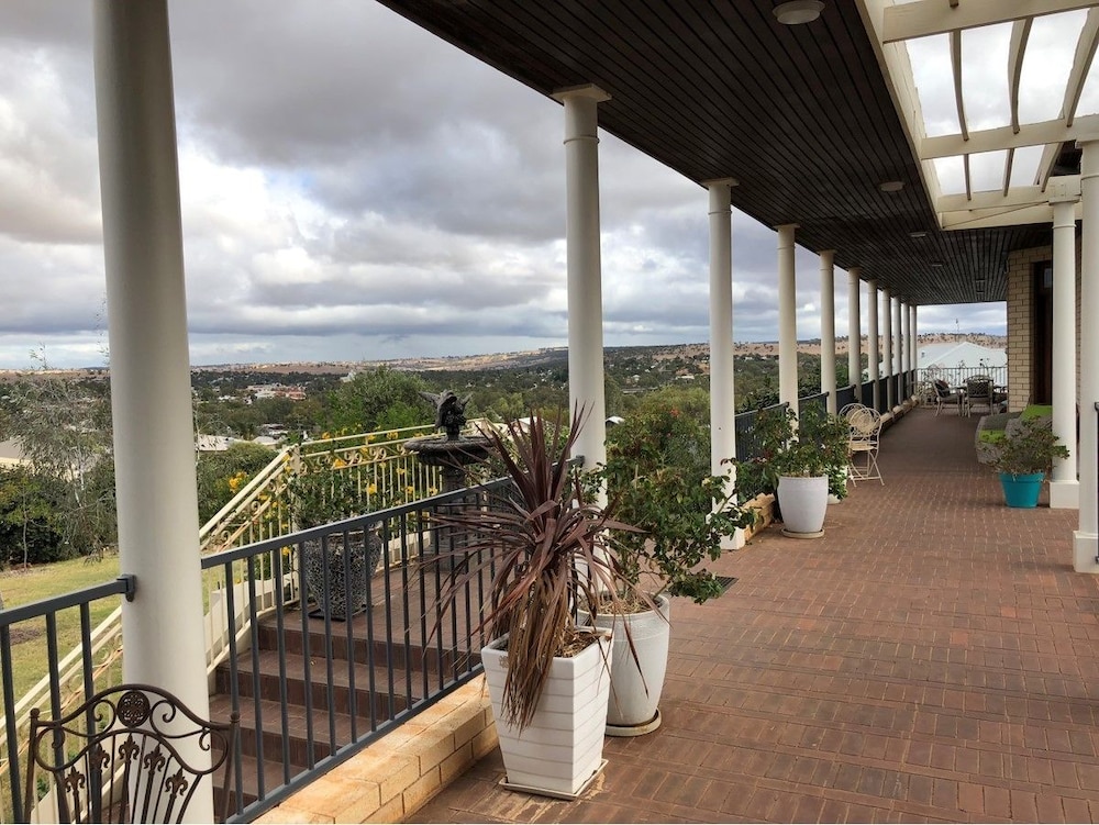 Fairway Manor Accommodation