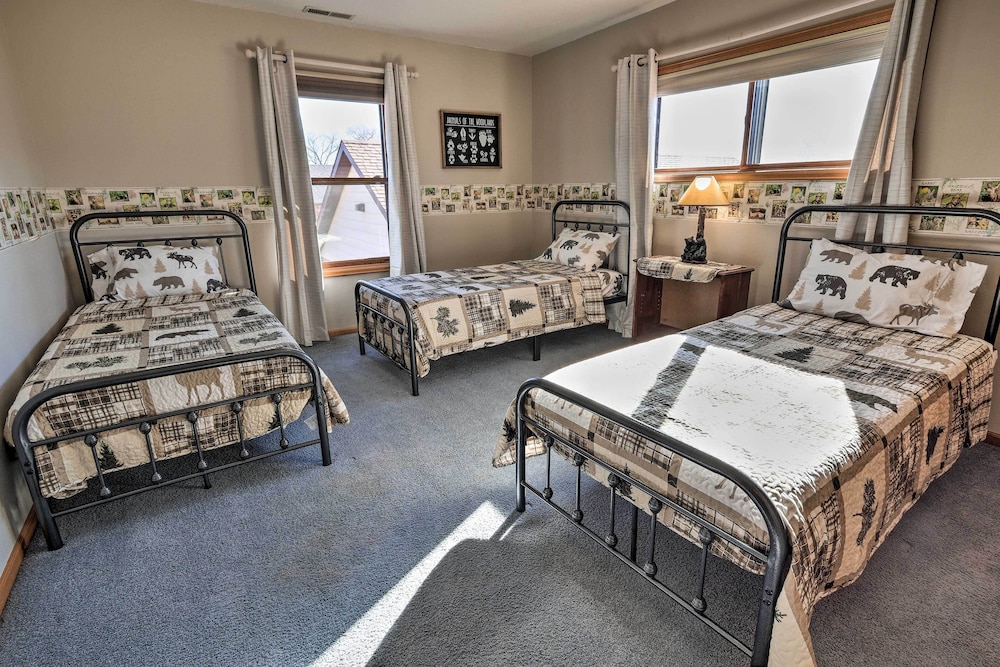 Welcoming Cañon City Abode - Walk to River! view 2