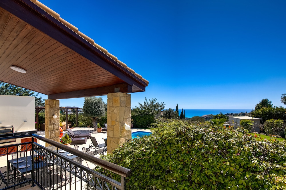 Villa Calantha 93 Aphrodite Hills