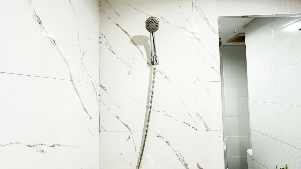 Simply Look 1Br At Vittoria Residence Apartment