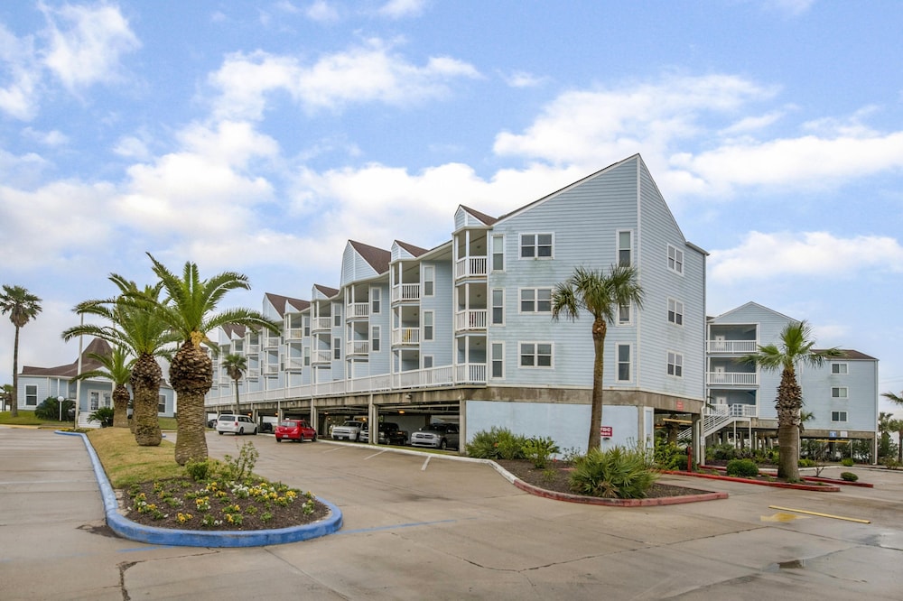 Seascape 1321 1 Bedroom Condo by RedAwning