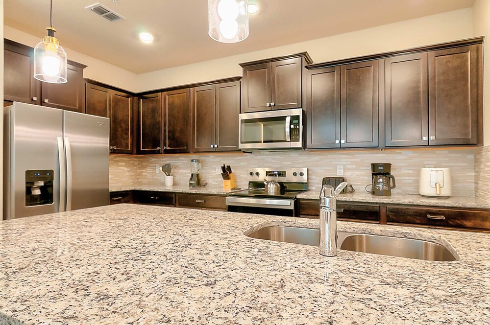 16037 Dream Vacation Family Home 5BD