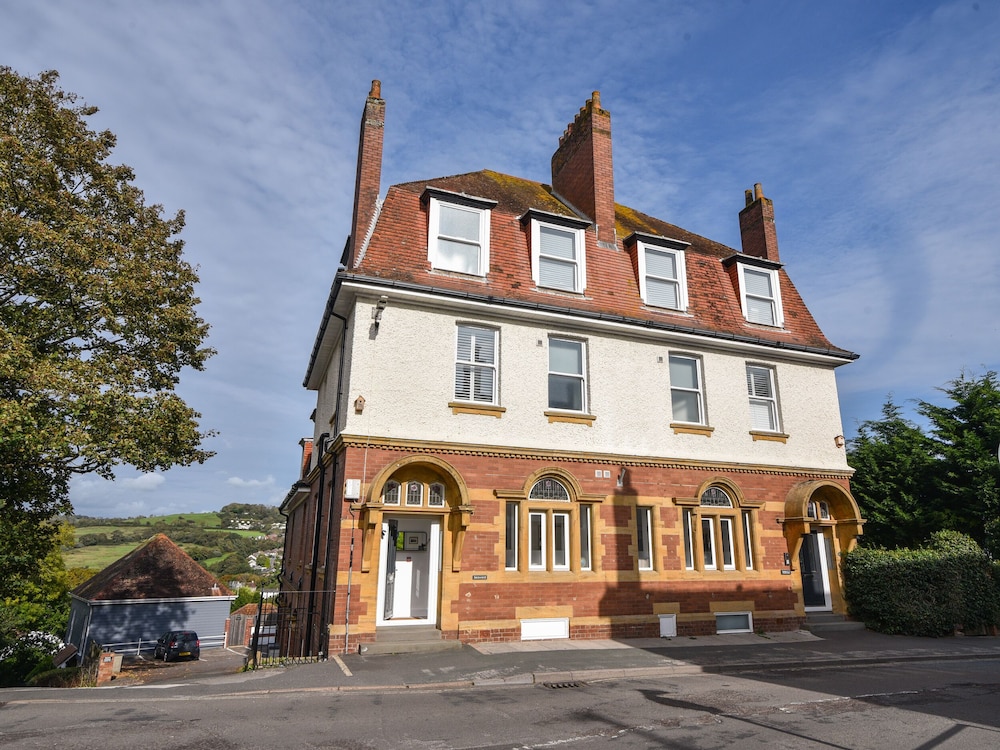 5 Victoria House
