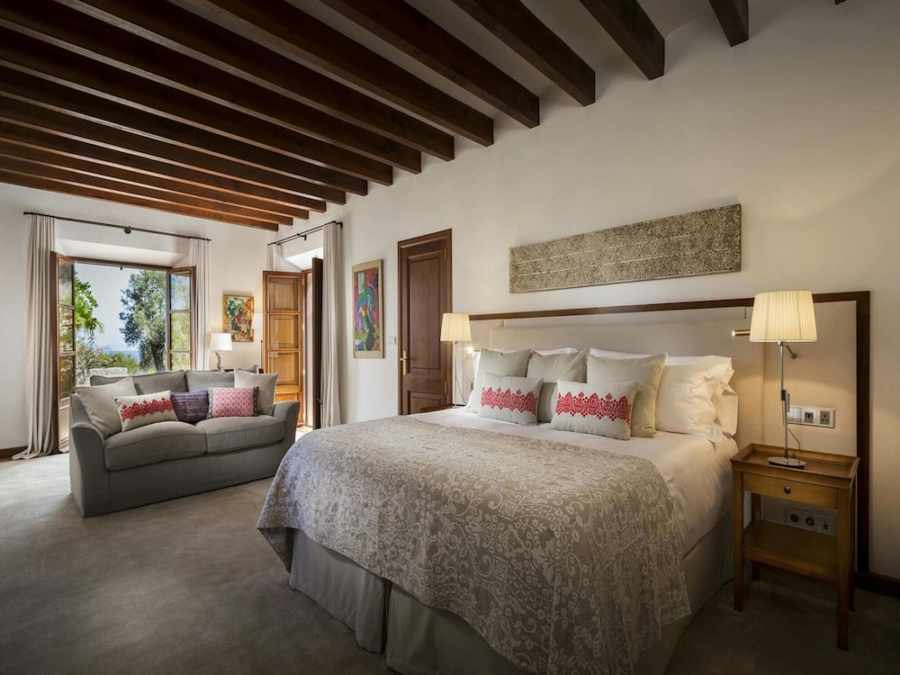 Holiday Home With Spacious Lounge Area