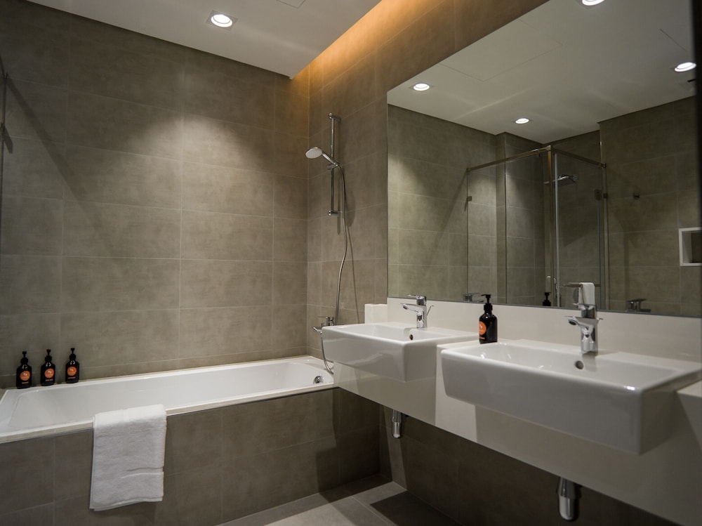 Easygo- Luxury 2bdr With Lagoon Access