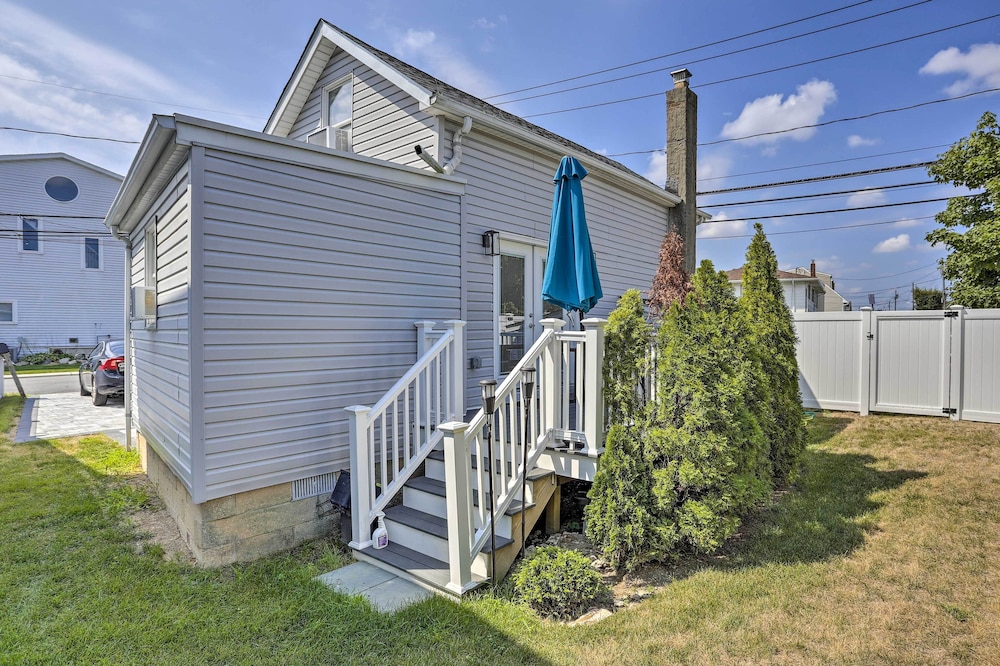 Long Island Home Near Beaches Golf - Property Image 14