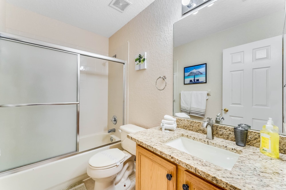 Laura's Villa at Regal Palms view 2
