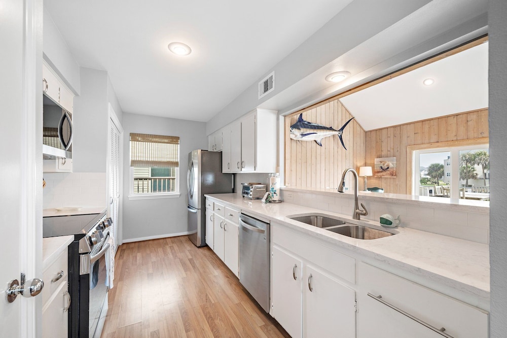 Crab Claw by Ryson Vacation Rentals