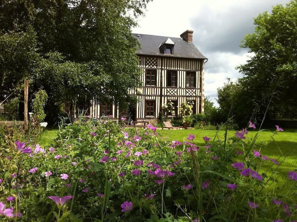 Le Petit Manoir de la Vernelle view 2