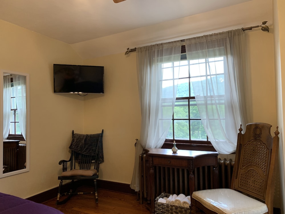 Georgian Garden Inn