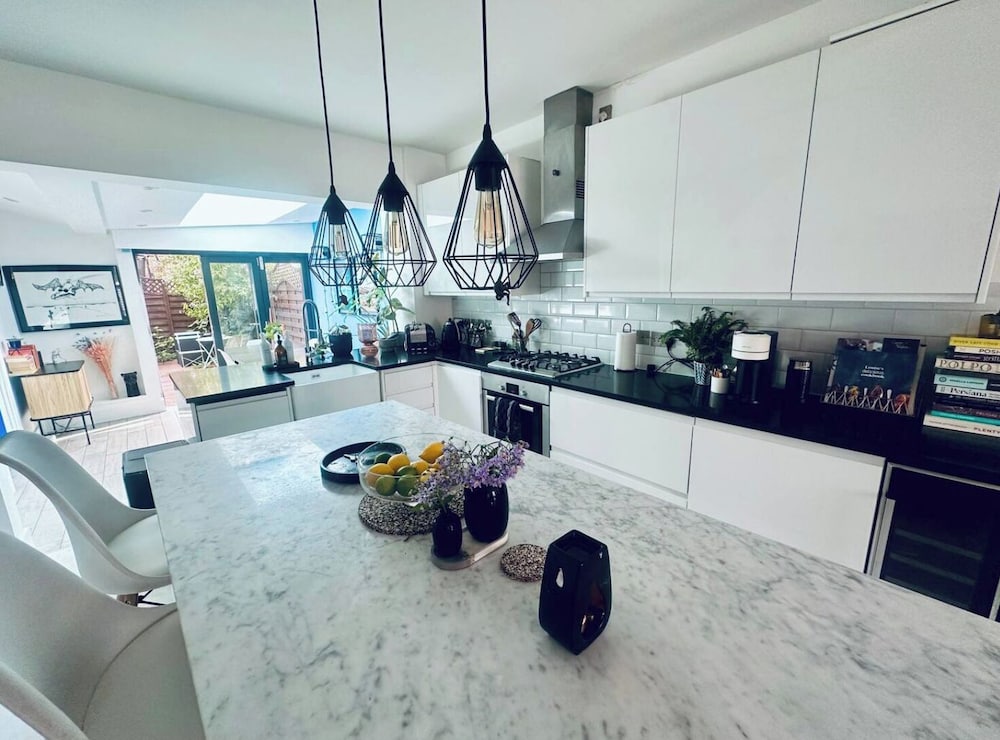 Townhouse by Notting Hill - Sleeps5/petsok/tv/wifi