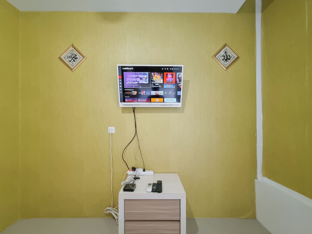 Elegant And Spacious 2Br Loft Green Park Yogyakarta Apartment