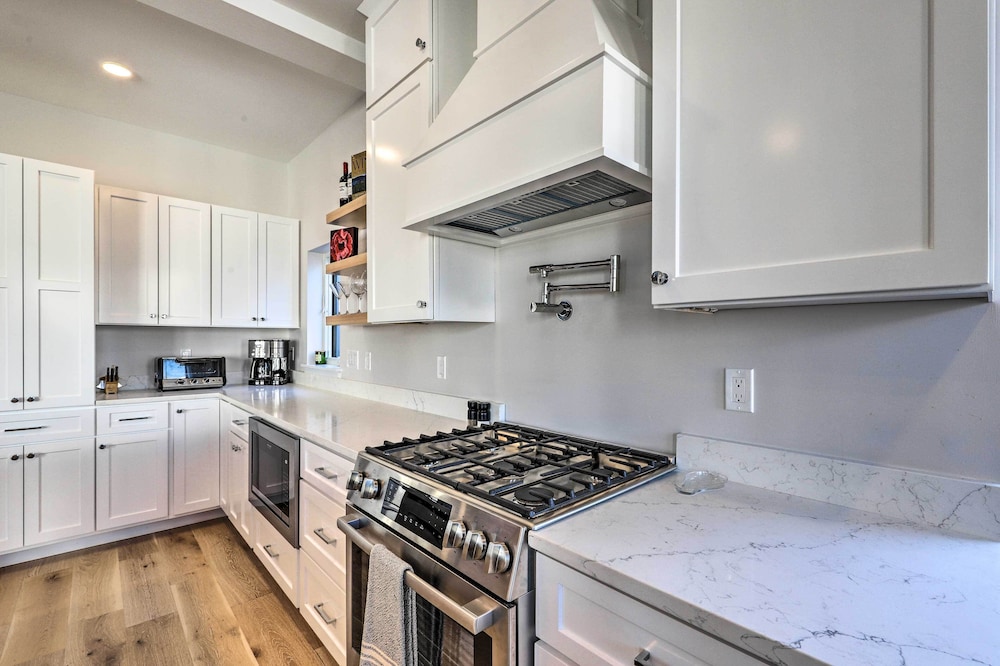 Portland Vacations - Spacious Portland Home: Walk Downtown! - Property Image 22