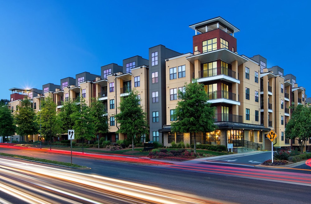 Suite Destination Austin City Center - Image 1