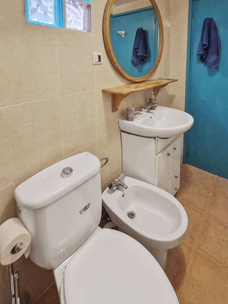 House With Exclusive Pool and Garden 7 min Walk From the Beach and the Center