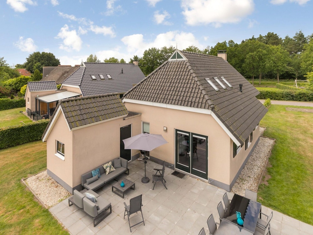 Family Home With Wellness and Tour Boat