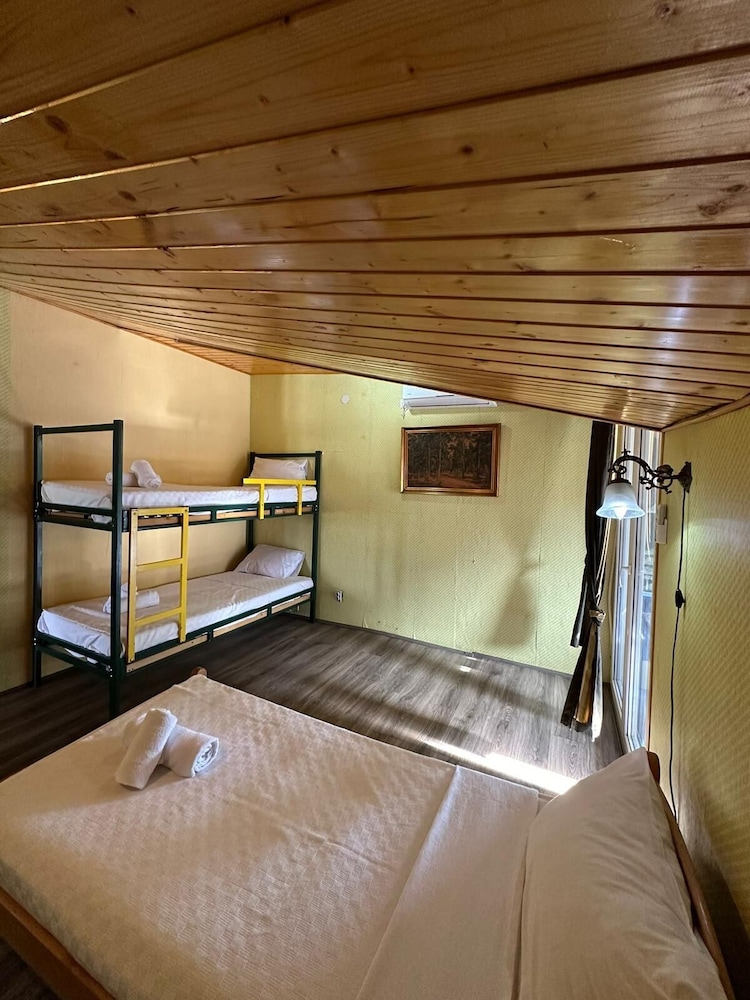 Odelia hostel