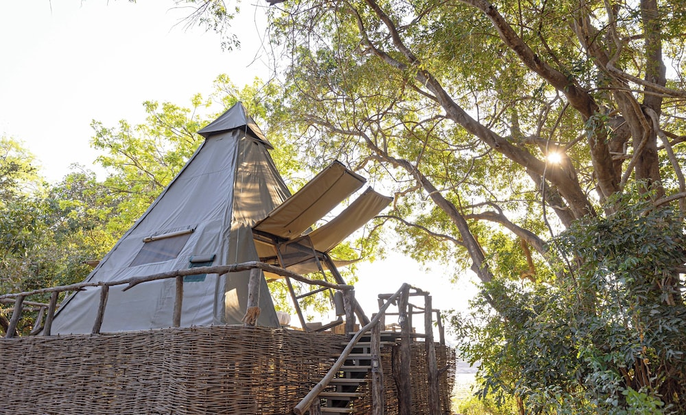 Shawa Luangwa Camp view 5