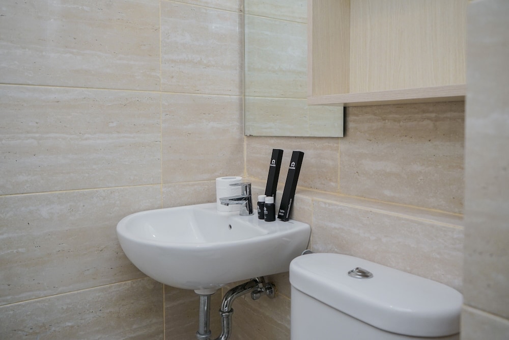 Cozy Living Studio Apartment Springwood Residence near IKEA Alsut