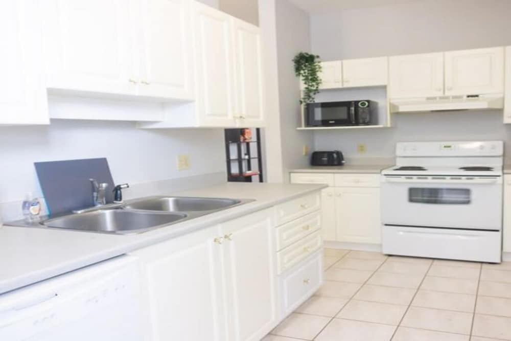 Saint John Vacations - 2BR Condo in Heart of Uptown Coffee Wifi - Property Image 5