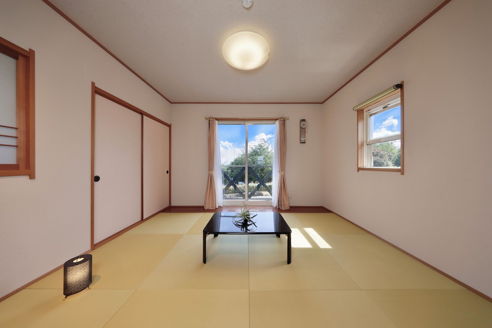 Crystal Besso Shirahama view 5